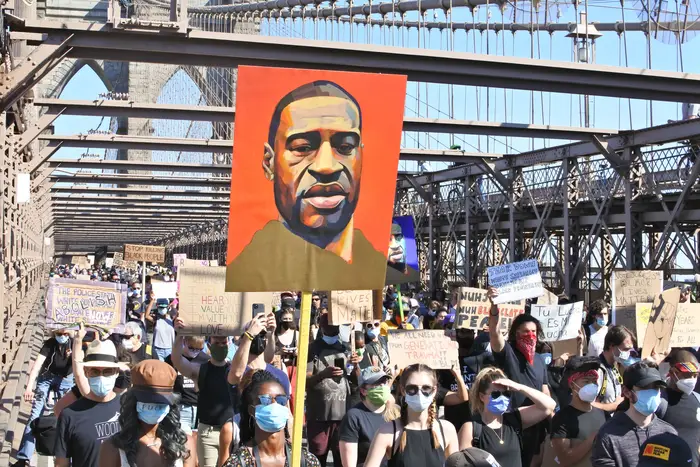 Protesters in the roadway of the Brooklyn Bridge on June 9, 2020